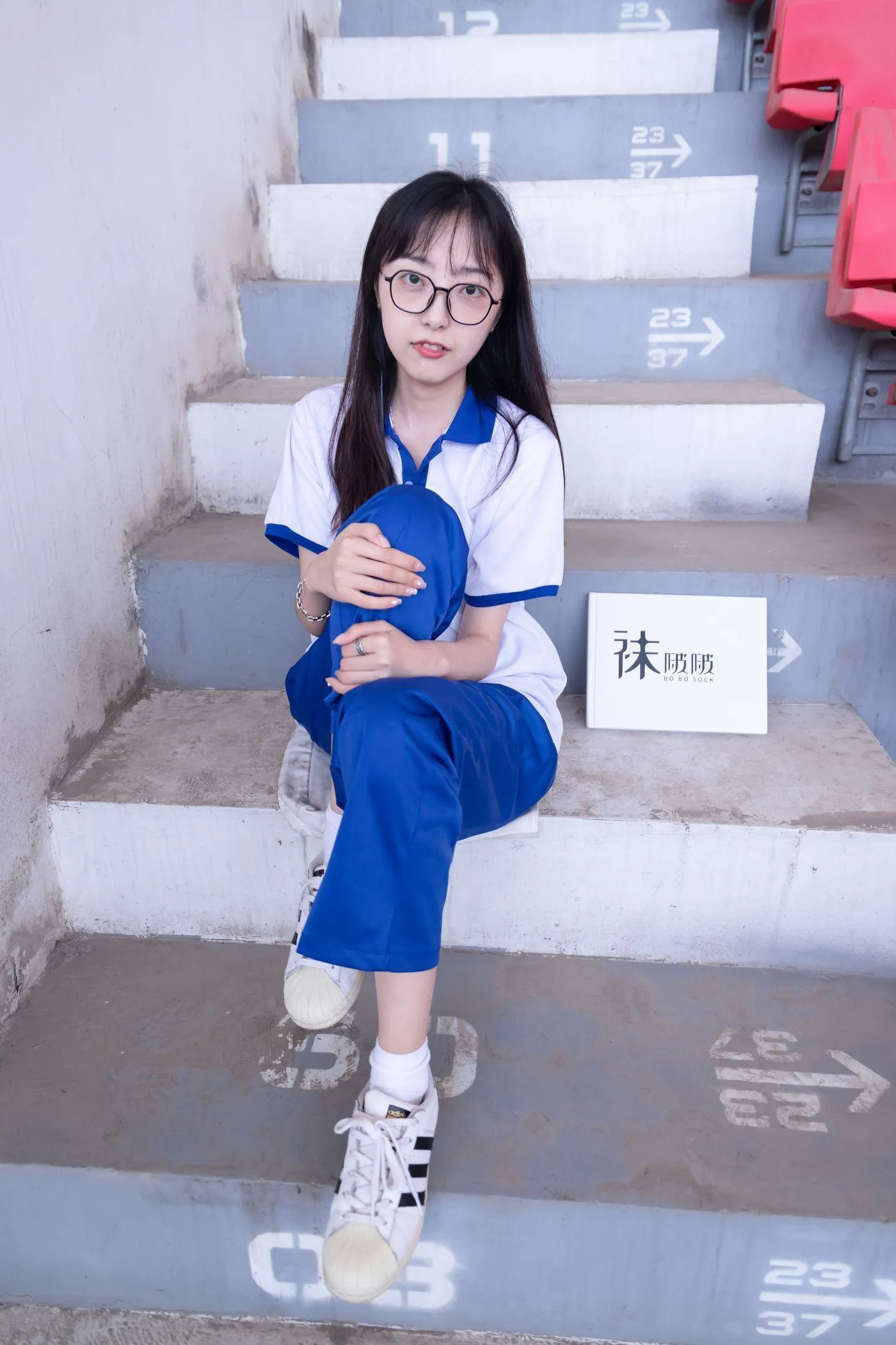 [BoBoSocks袜啵啵]NO.002 稚予-校服、贝壳头、白棉袜、裸足 [139P]插图1